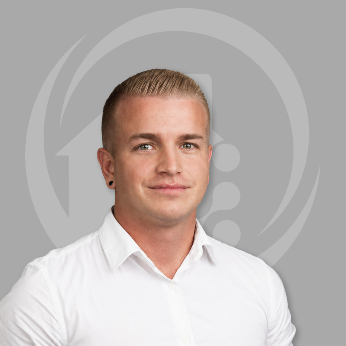 <a href=https://green-home.hu/hu/szamosvaririchard.html>Szamosvári Richárd</a>
